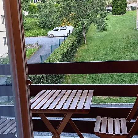 T2 Renove Avec Parking Et Balcon Proche De Toutes Commodites Calme Et Lumineux *