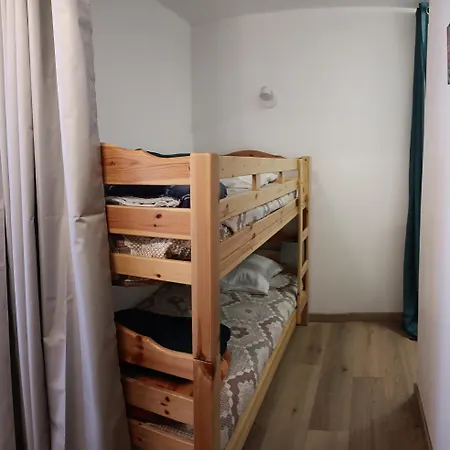 T2 Renove Avec Parking Et Balcon Proche De Toutes Commodites Calme Et Lumineux Apartman