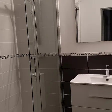 Apartman T2 Renove Avec Parking Et Balcon Proche De Toutes Commodites Calme Et Lumineux Cauterets