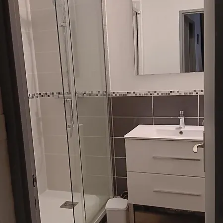 T2 Renove Avec Parking Et Balcon Proche De Toutes Commodites Calme Et Lumineux Cauterets